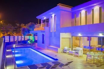 Гостиница Sun And View Suites в Южном АО