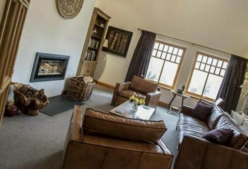 Гостиница Sutherlands Guest House в Кингасси