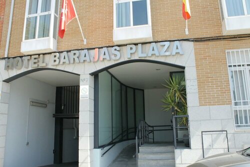 Гостиница Hotel Barajas Plaza в Мадриде