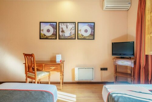 Гостиница Hotel Los Castaños в Арацене