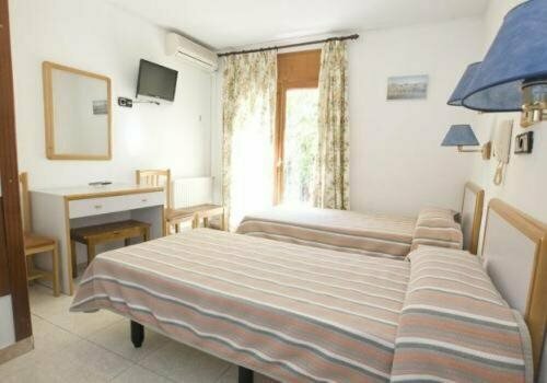 Гостевой дом Hostal Lizana 2 в Уэске