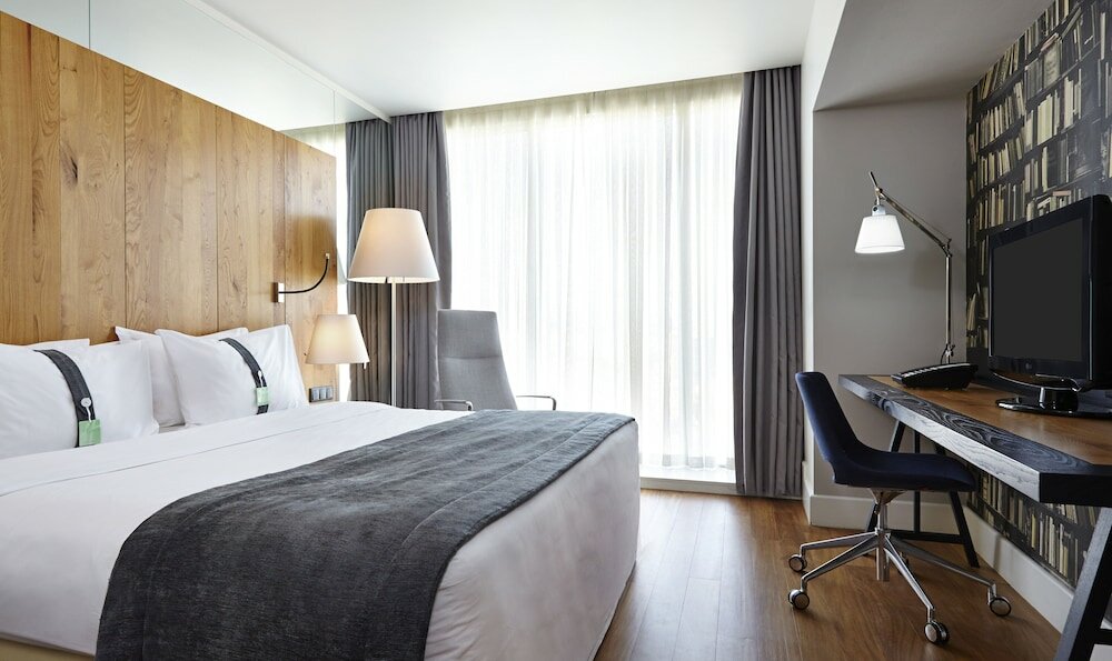 Holiday Inn Tbilisi - 10