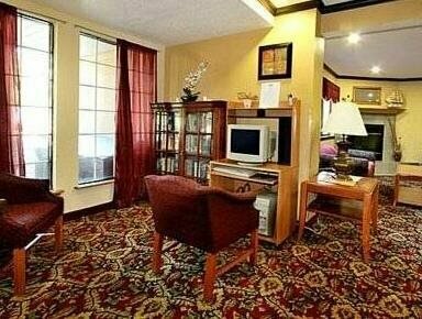 Гостиница Rodeway Inn & Suites Wi Madison-Northeast в Мэдисоне