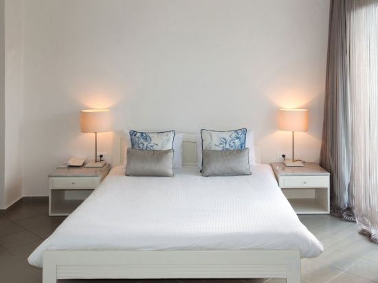 Фото Knossos Beach Bungalows Suites Resort & SPA