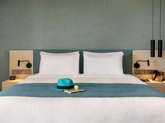 Фото Mercure Larnaca Beach Resort