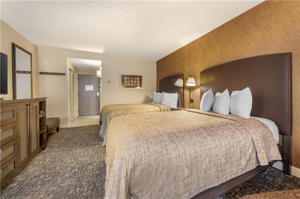 Фото Best Western Plus The Normandy Inn & Suites