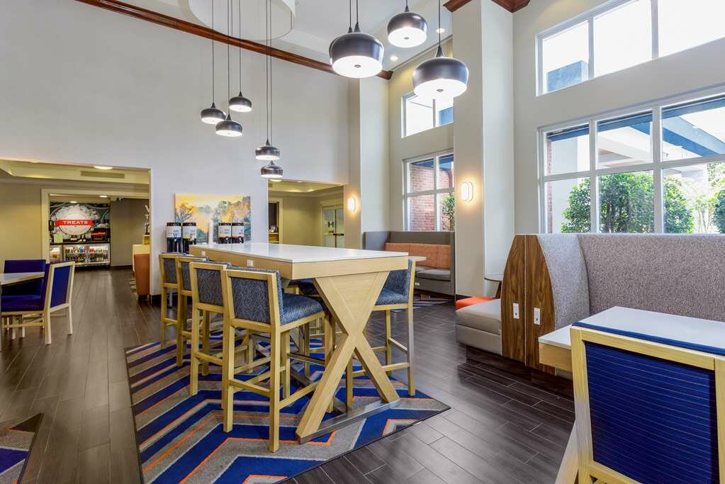 Фото Hampton Inn & Suites Tallahassee I-10/Thomasville Road, Fl