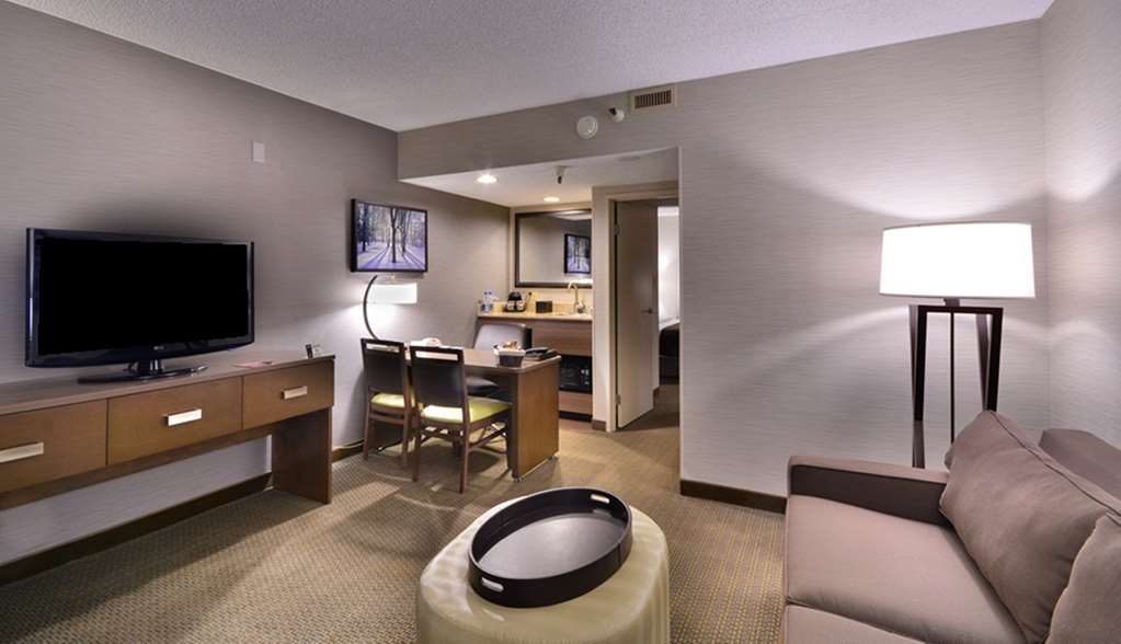 Фото Embassy Suites by Hilton Denver Central Park