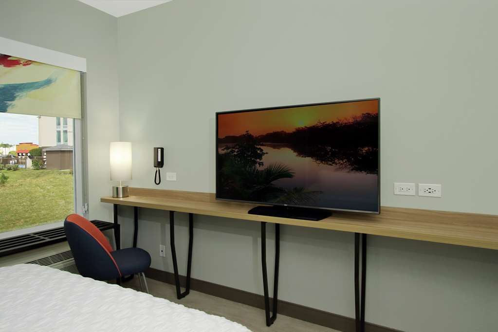 Фото Tru by Hilton Meridian
