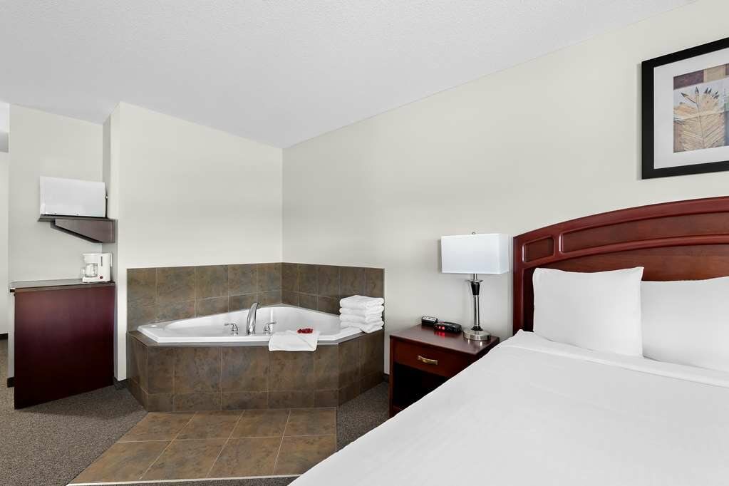 Фото Surestay Plus by Best Western Hardisty