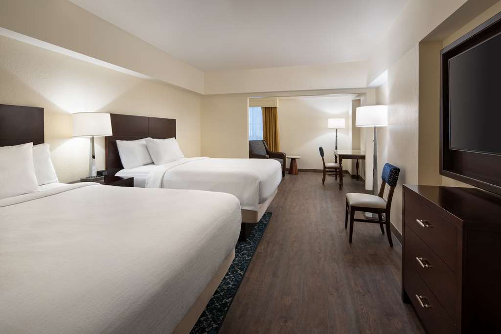 Фото Embassy Suites by Hilton New Orleans