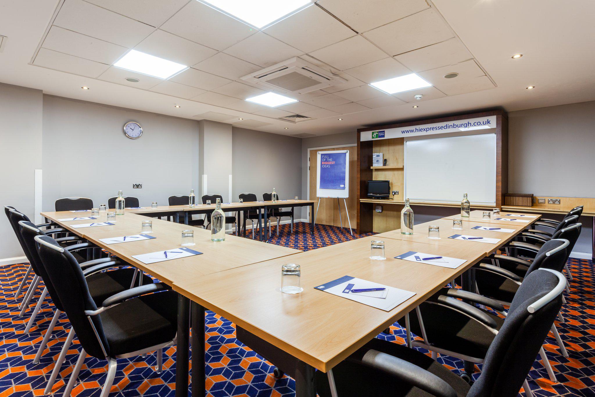 Фото Holiday Inn Express Edinburgh Royal Mile, an Ihg Hotel