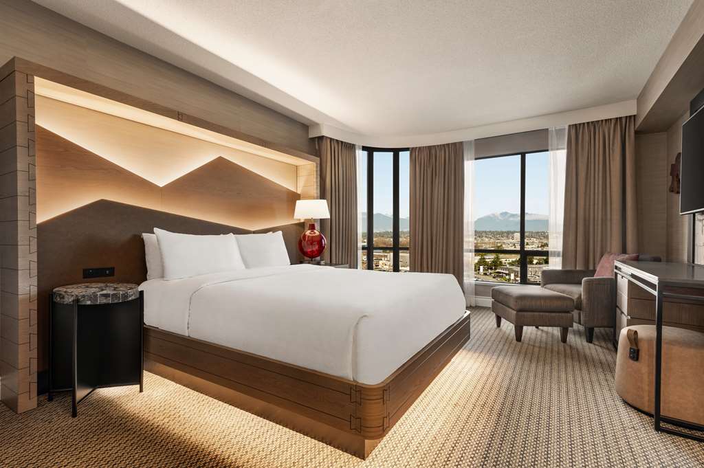 Фото Hilton Vancouver Airport