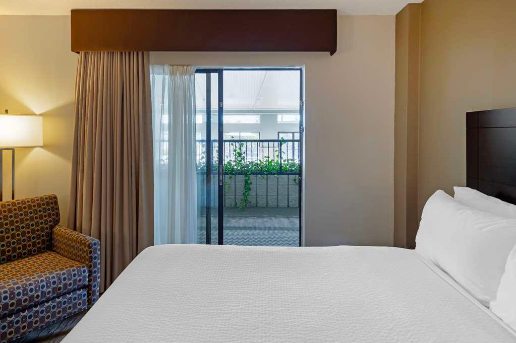 Фото Best Western Pembroke Inn & Conference Centre