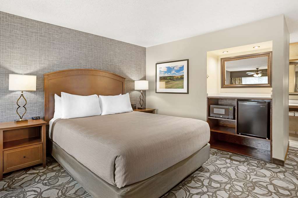 Фото Best Western Plus Black Oak
