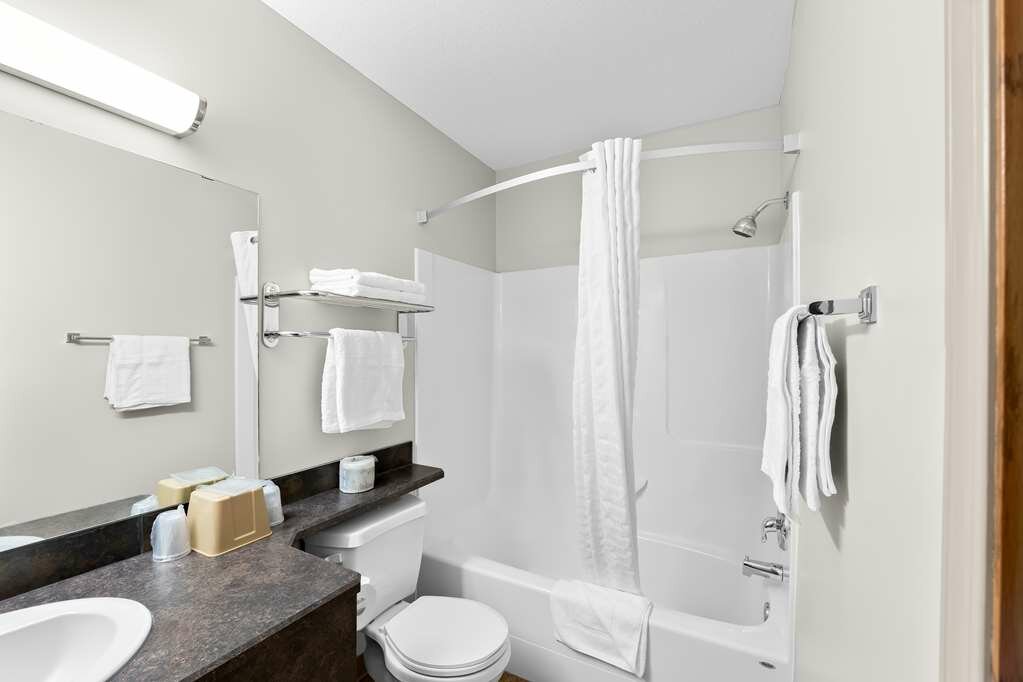 Фото Surestay Plus by Best Western Hardisty