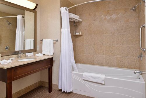 Гостиница Hilton Garden Inn Boise Spectrum в Штате Айдахо