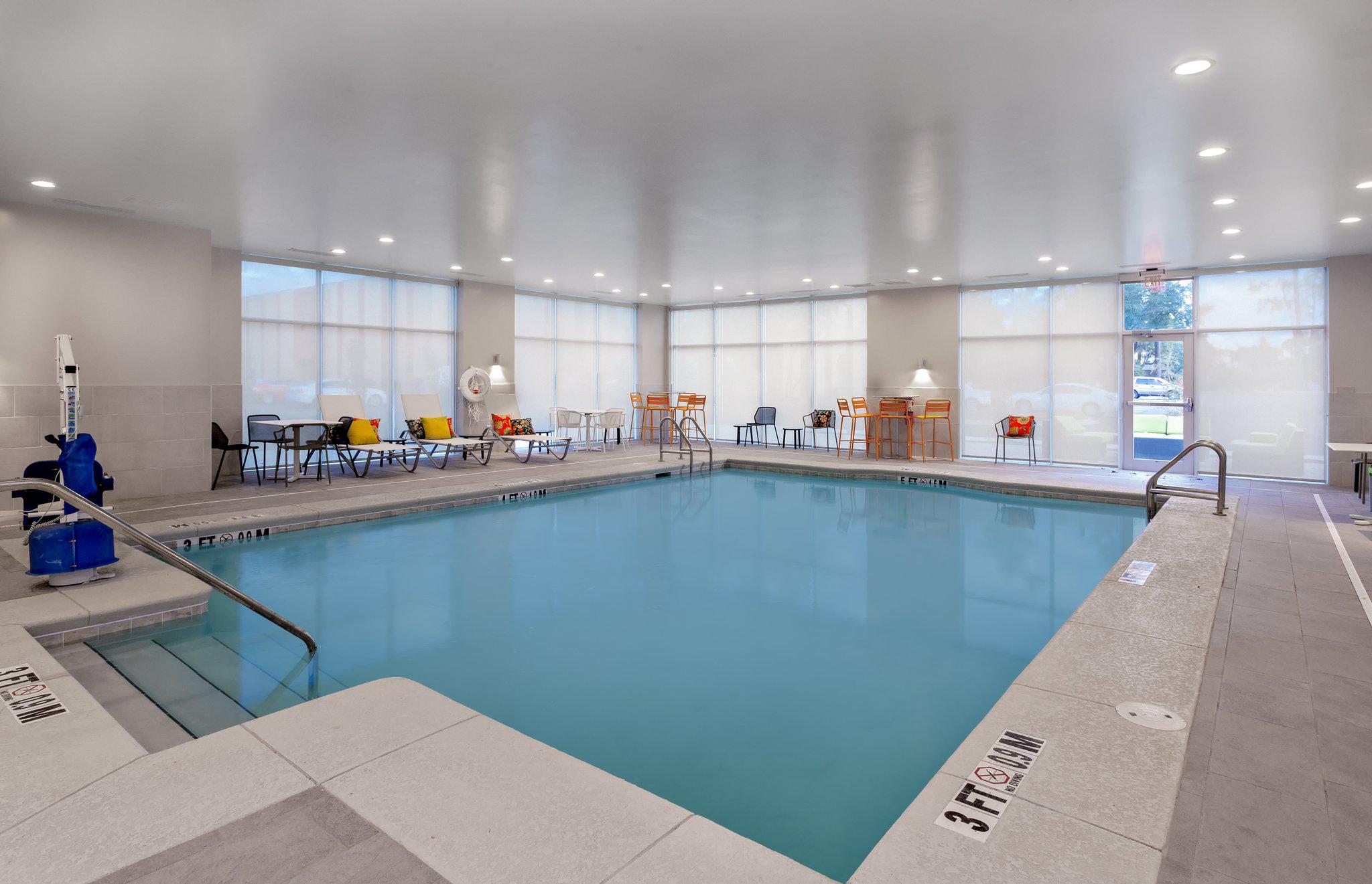 Фото Holiday Inn Tallahassee E Capitol - Univ, an Ihg Hotel