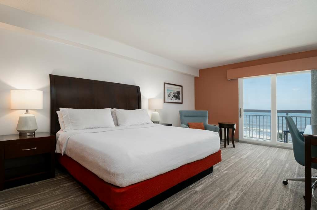 Фото Hilton Garden Inn Daytona Beach Oceanfront