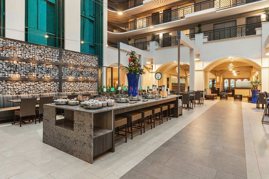Фото Embassy Suites by Hilton Miami International Airport