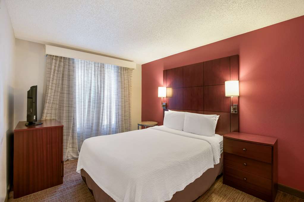 Фото SenS Suites Livermore, SureStay Collection by Best Western