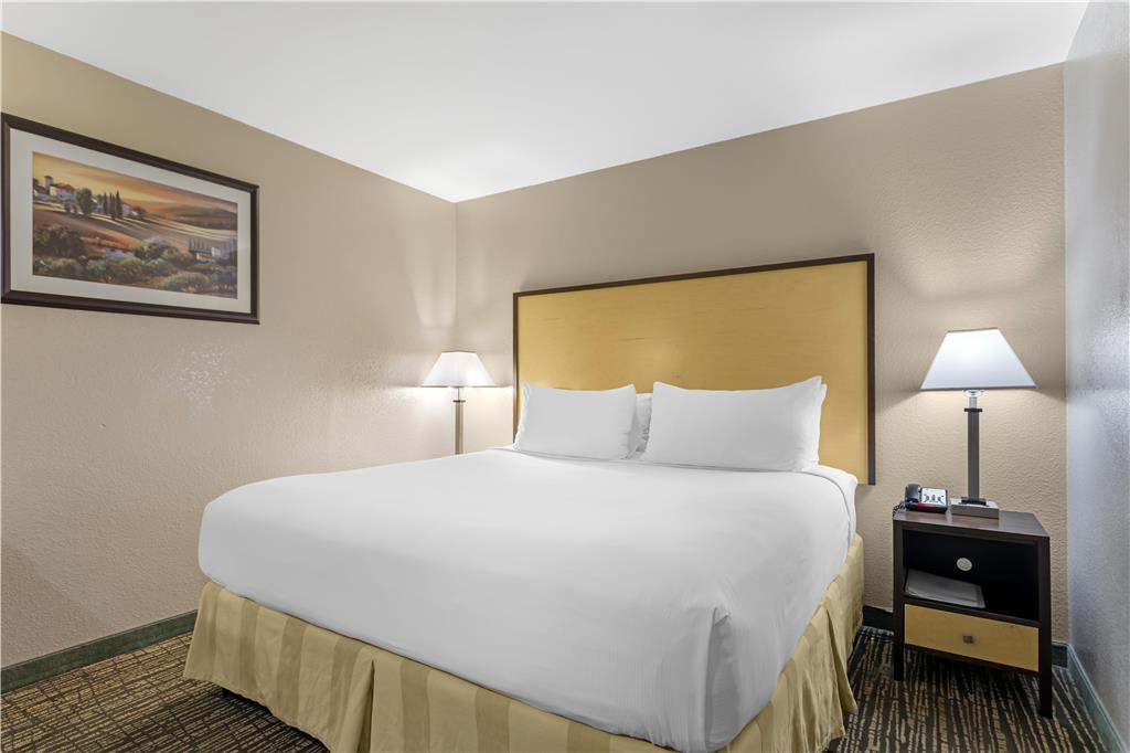Фото Best Western Petaluma Inn