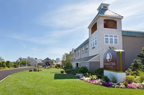 Гостиница Doubletree by Hilton Cape Cod - Hyannis в Гианнисе