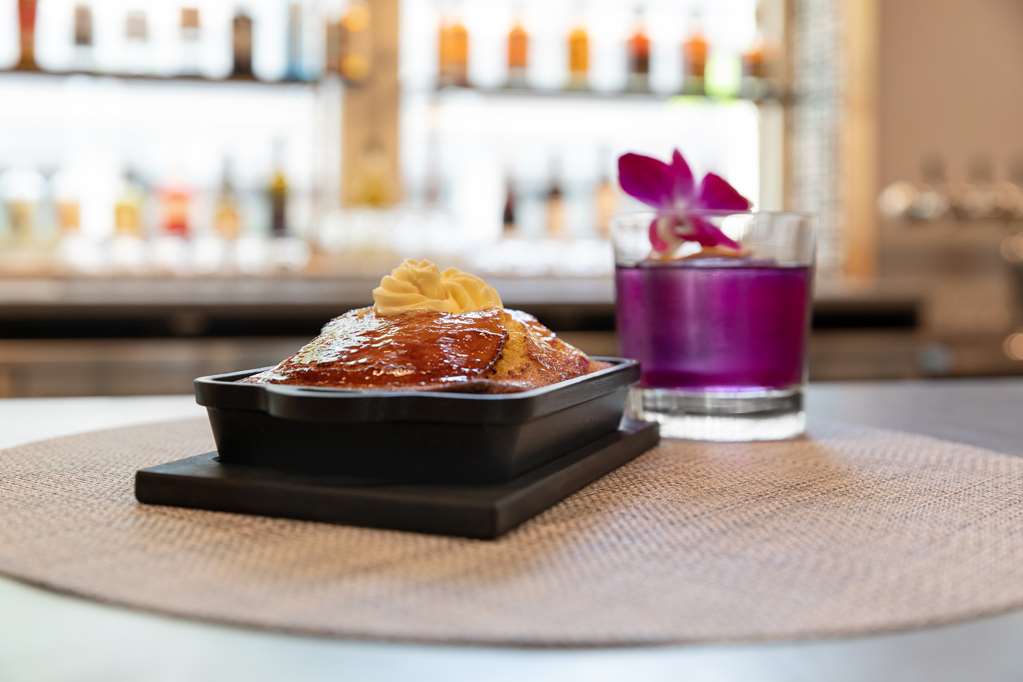 Фото The Slate Denver, Tapestry Collection by Hilton