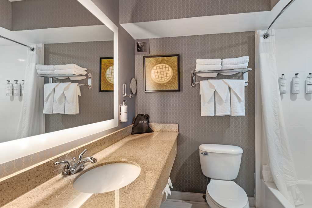 Фото Best Western Premier Richmond City Gateway