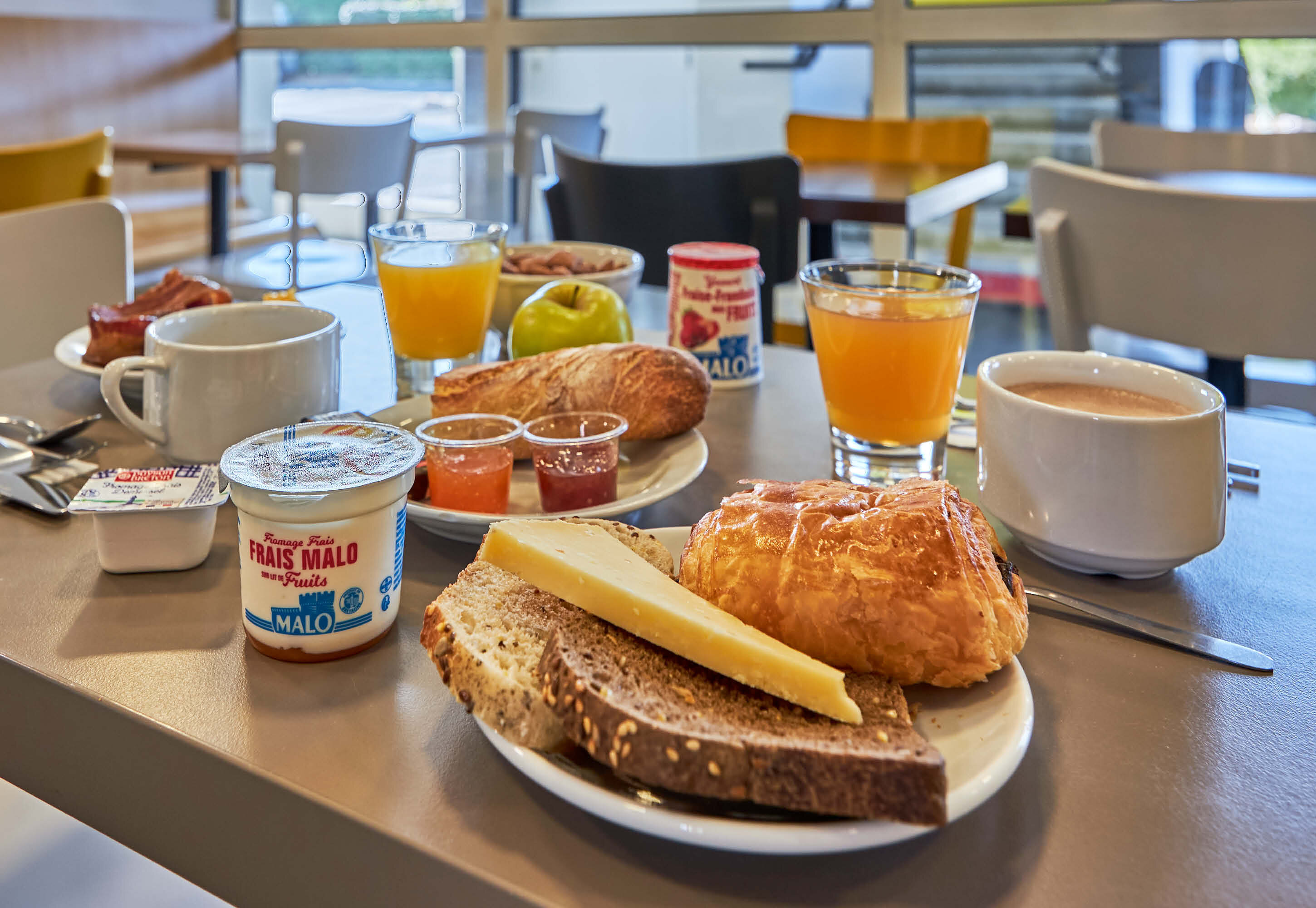 Фото B&b Hotel Caen Sud