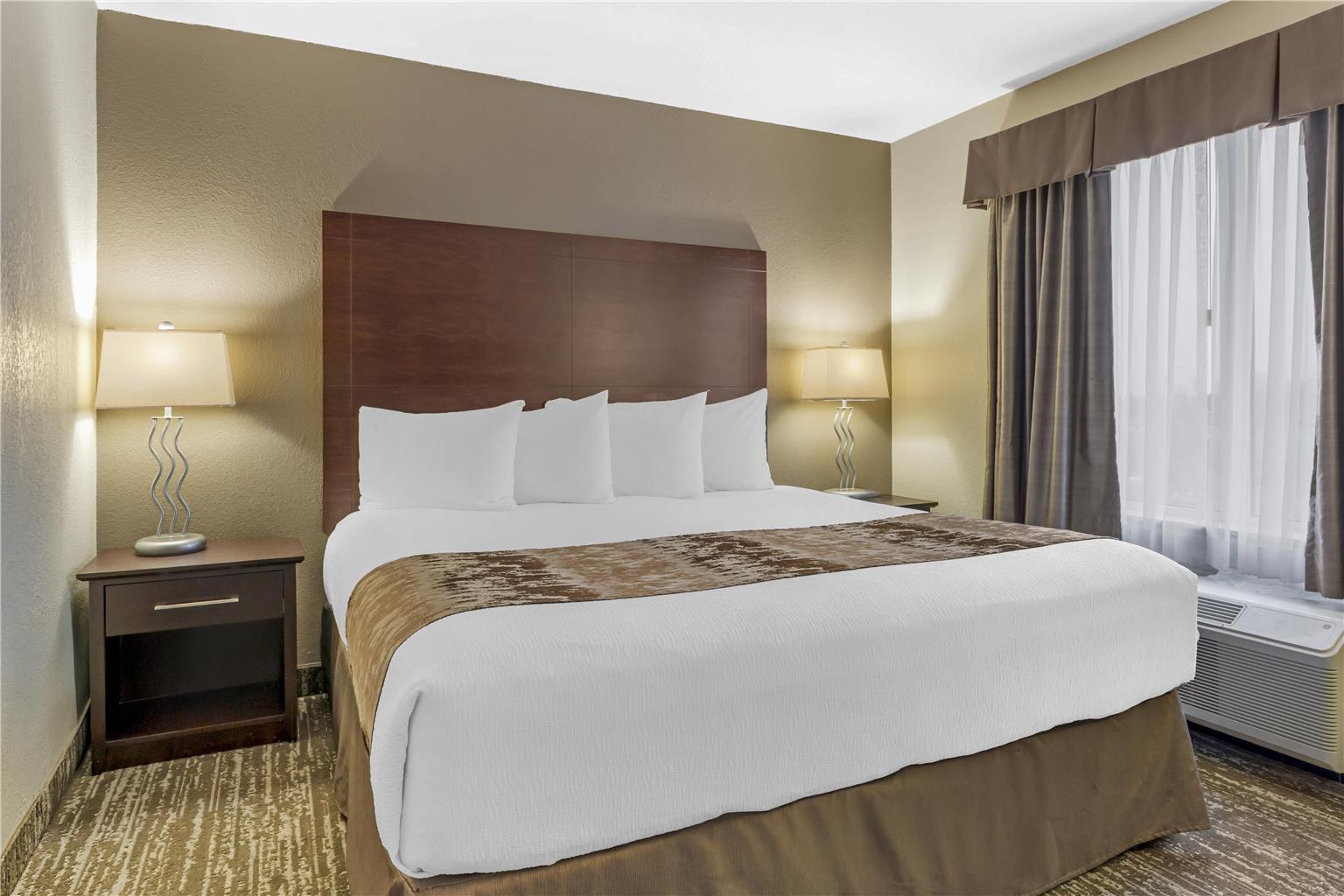 Фото Best Western Plus Pembina Inn & Suites
