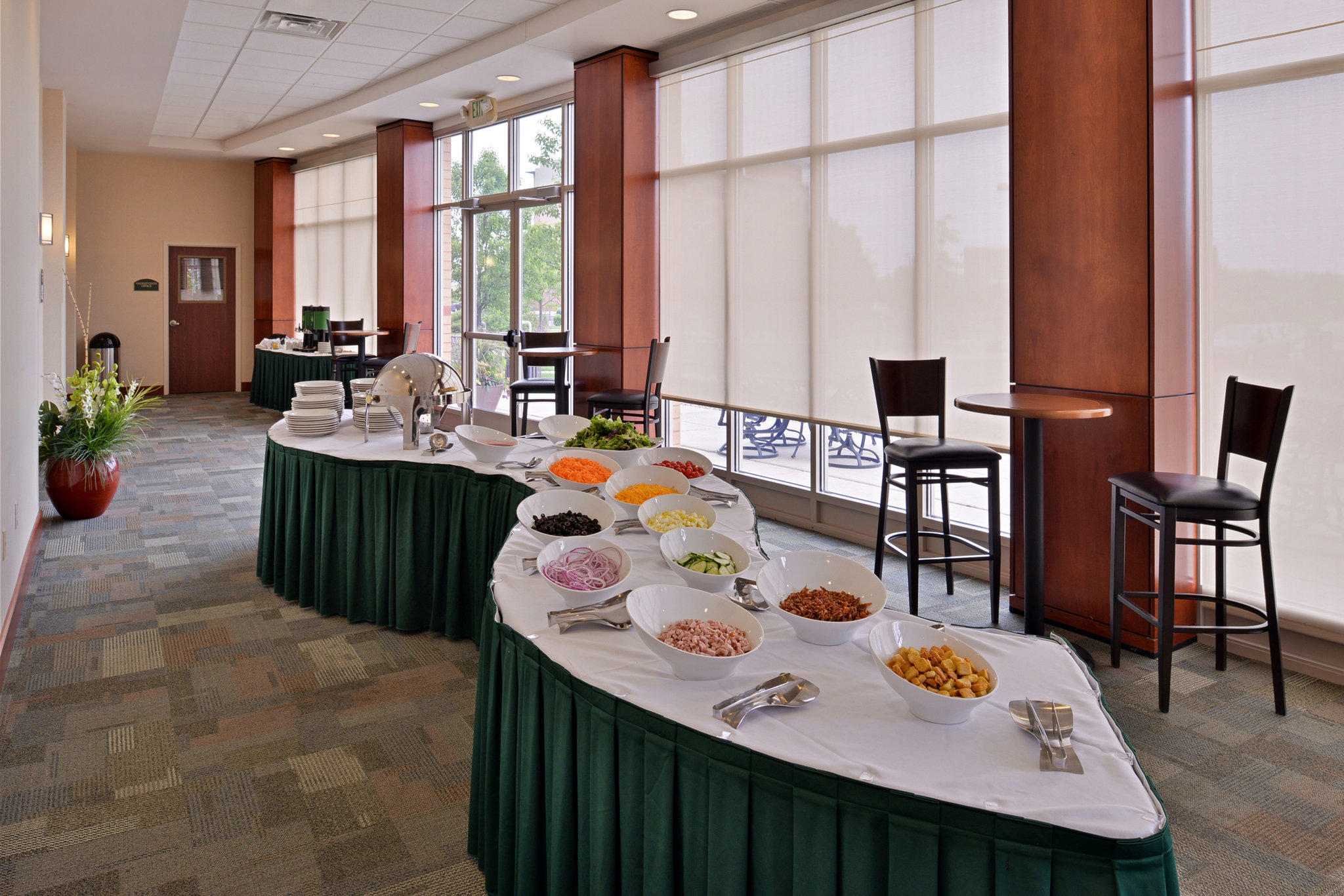 Фото Holiday Inn Madison at The American Center, an Ihg Hotel