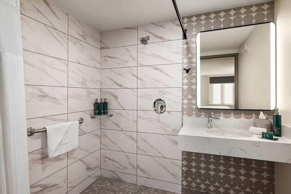 Фото DoubleTree by Hilton New York Midtown Fifth Ave