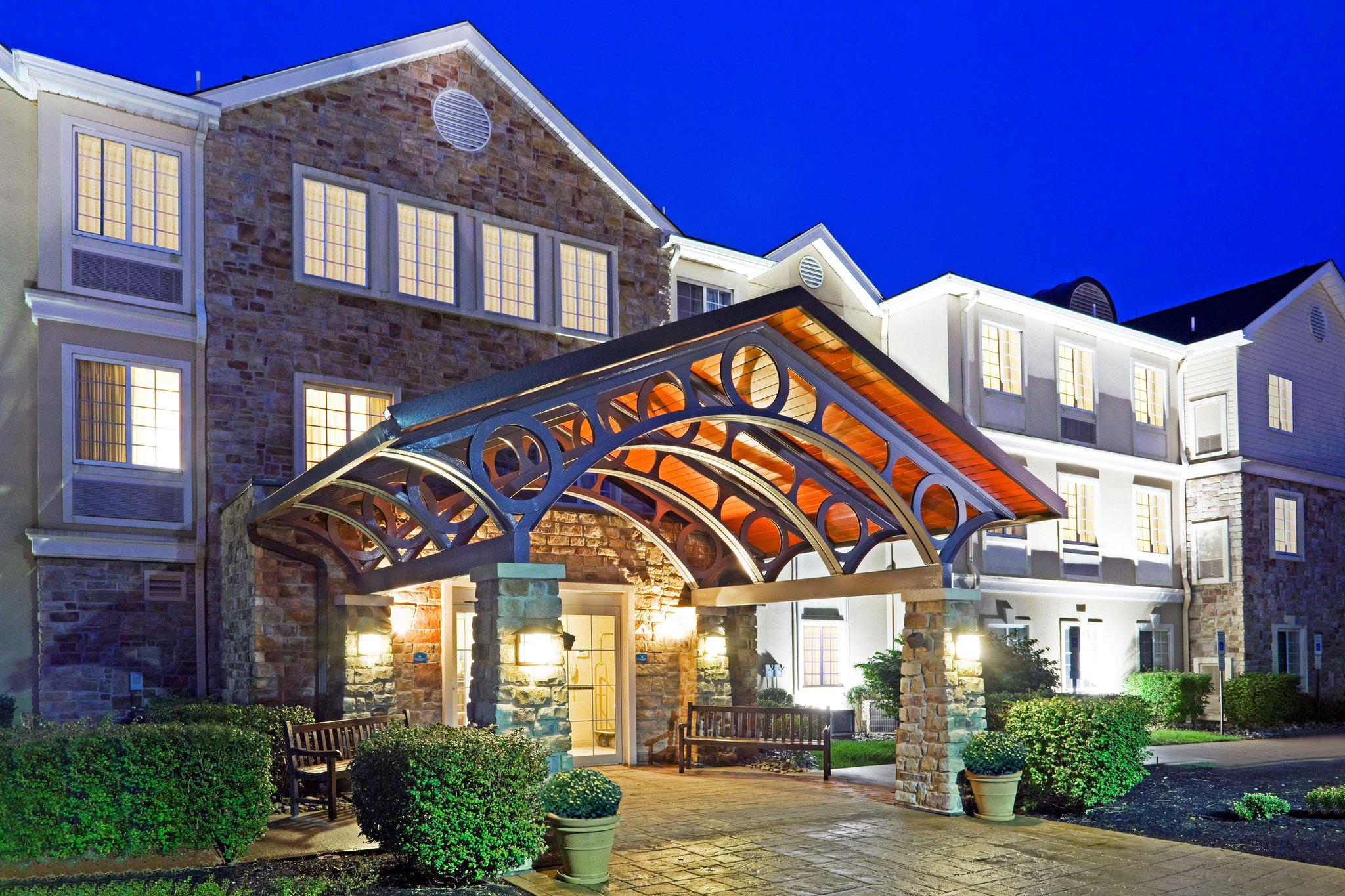 Фото Staybridge Suites Cranbury, an Ihg Hotel