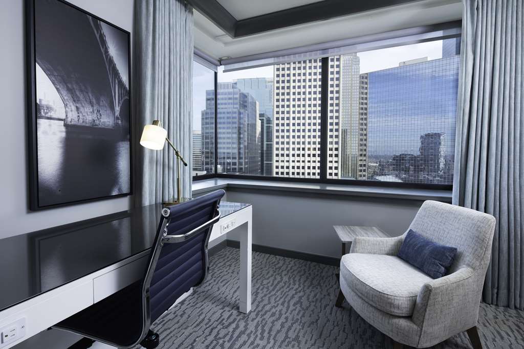 Фото Loews Minneapolis Hotel