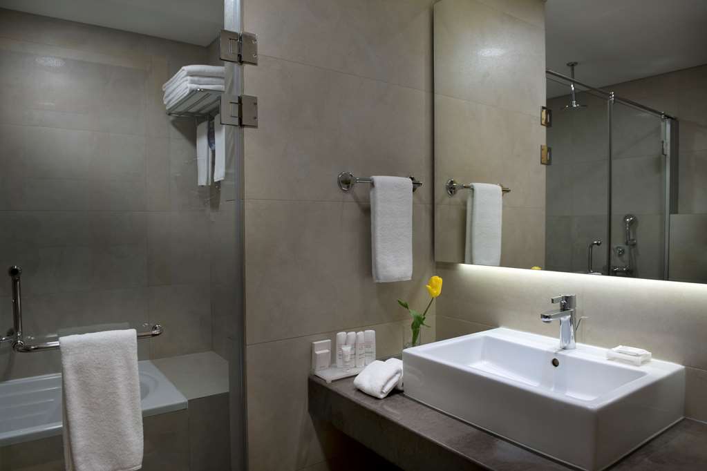 Фото Radisson Blu Hotel, Beirut Verdun