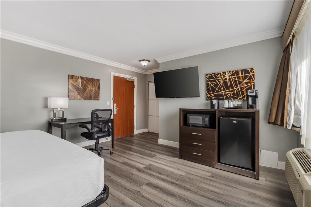 Фото Best Western Plus La Mid Town Hotel