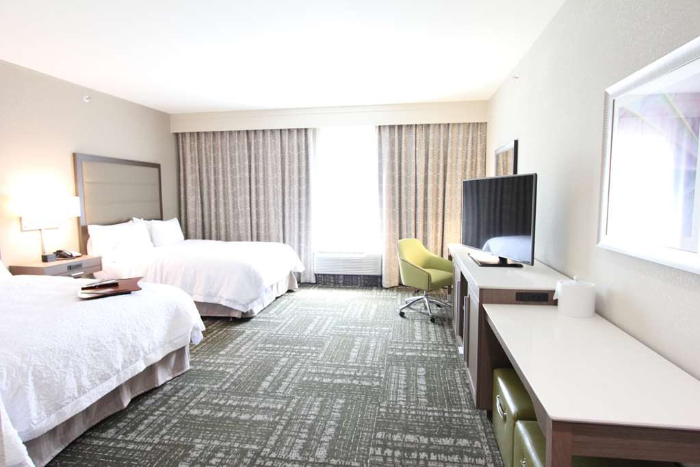 Фото Hampton Inn & Suites Dallas Market Center