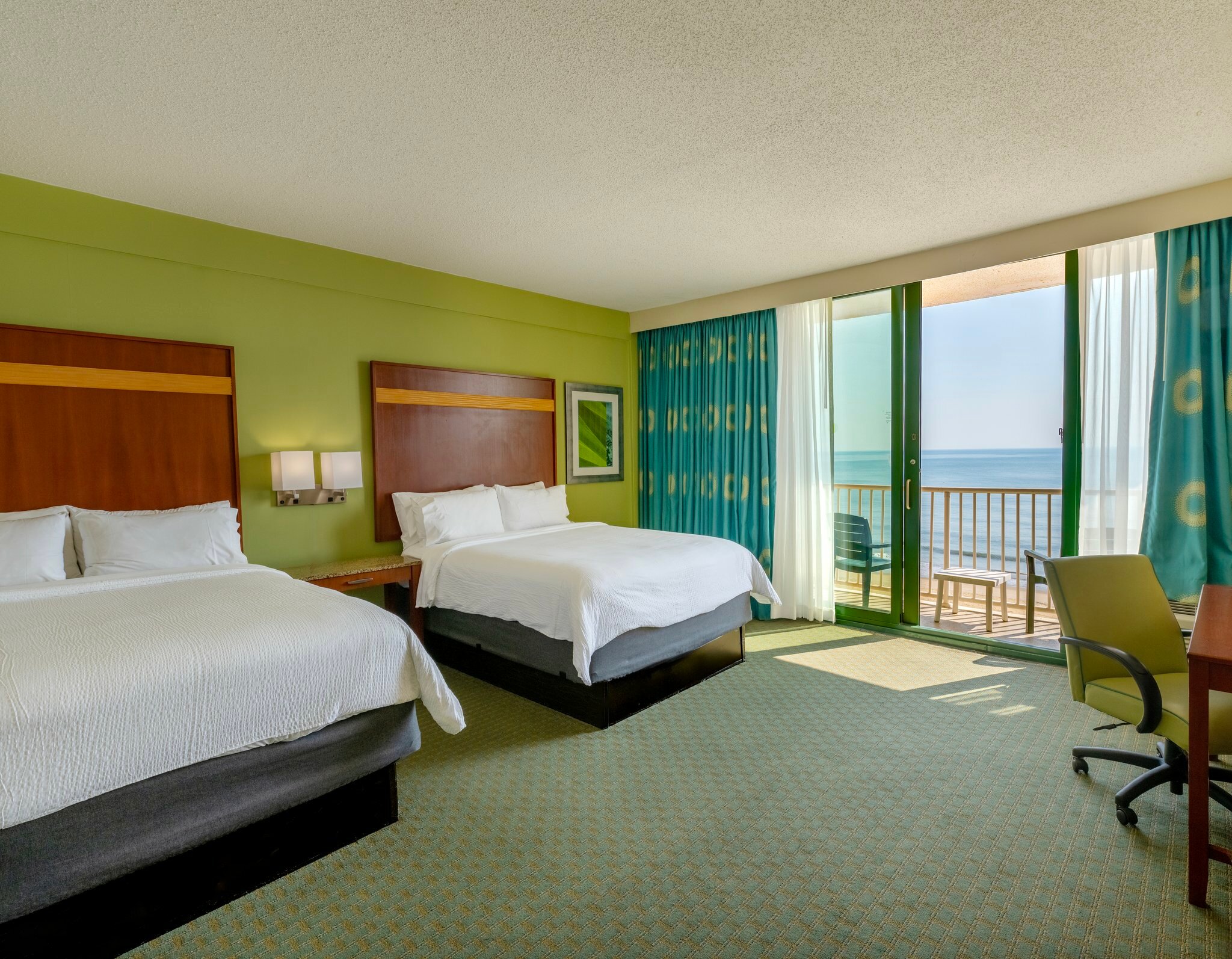 Фото Holiday Inn & Suites Virginia Beach North Beach, an Ihg Hotel