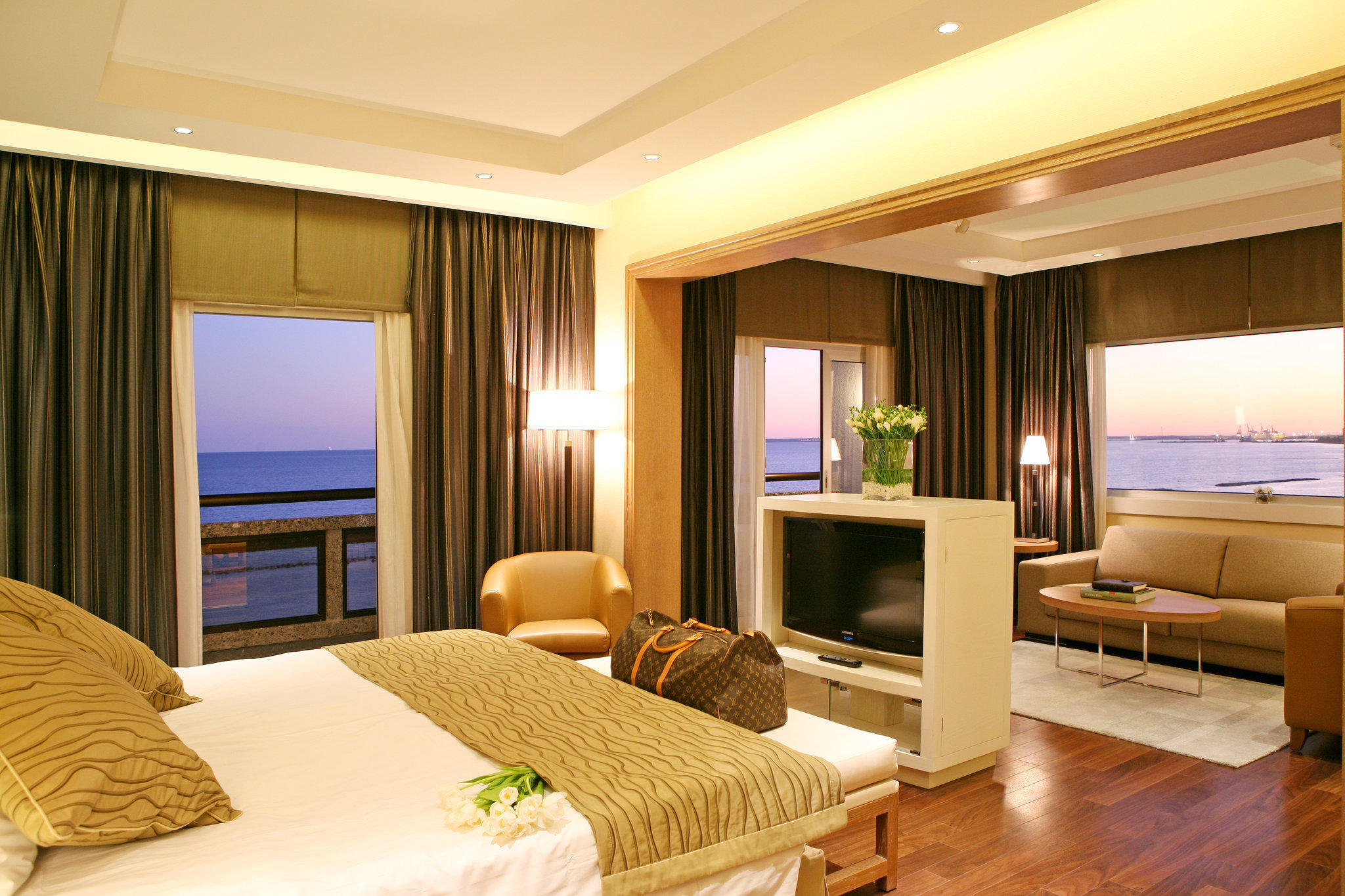 Фото Crowne Plaza