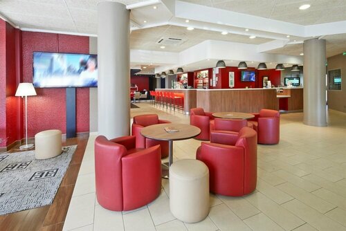 Гостиница Hotel Campanile Villejuif в Л'Э-ле-Розе