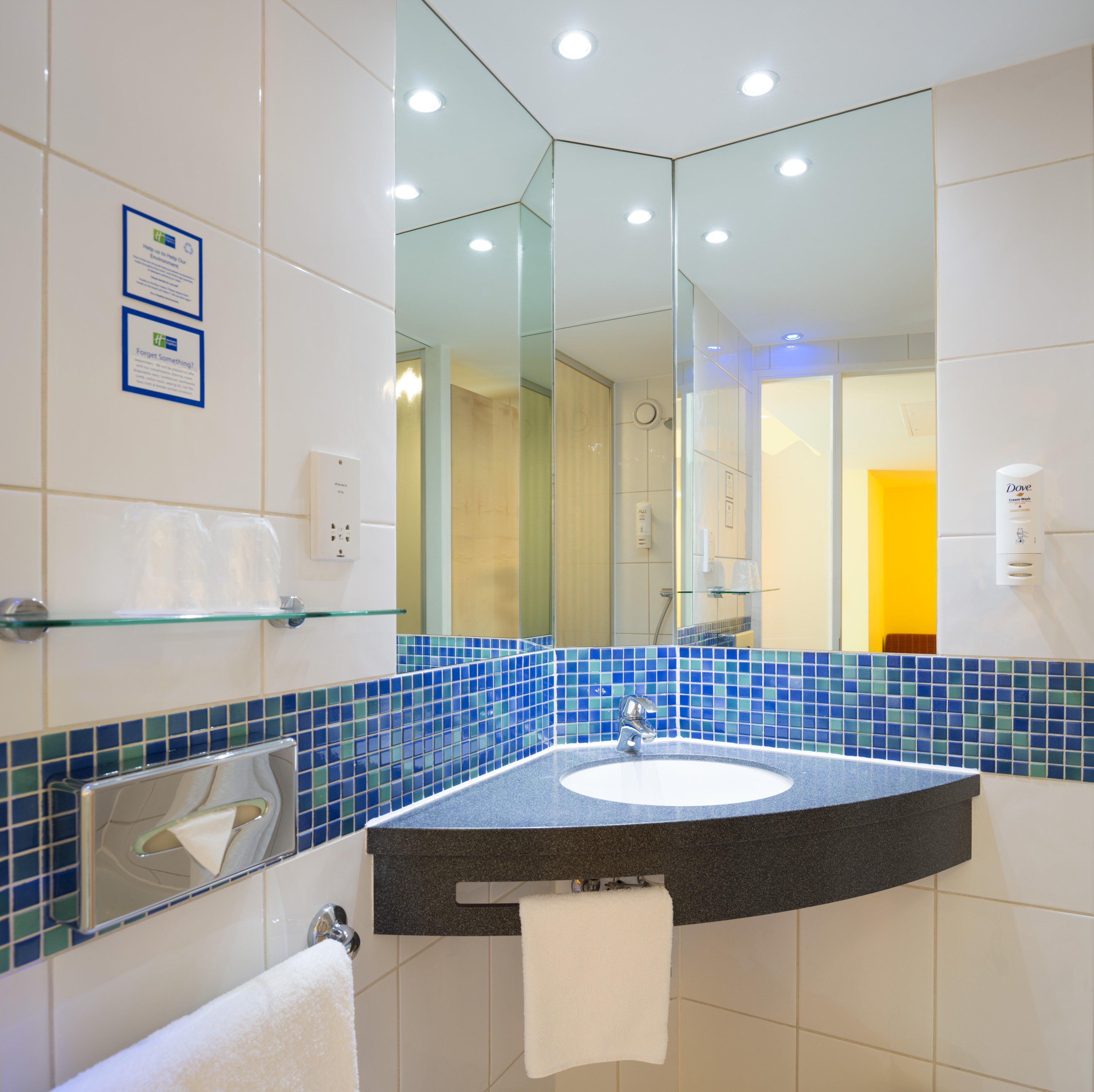 Фото Holiday Inn Express London - Swiss Cottage, an Ihg Hotel