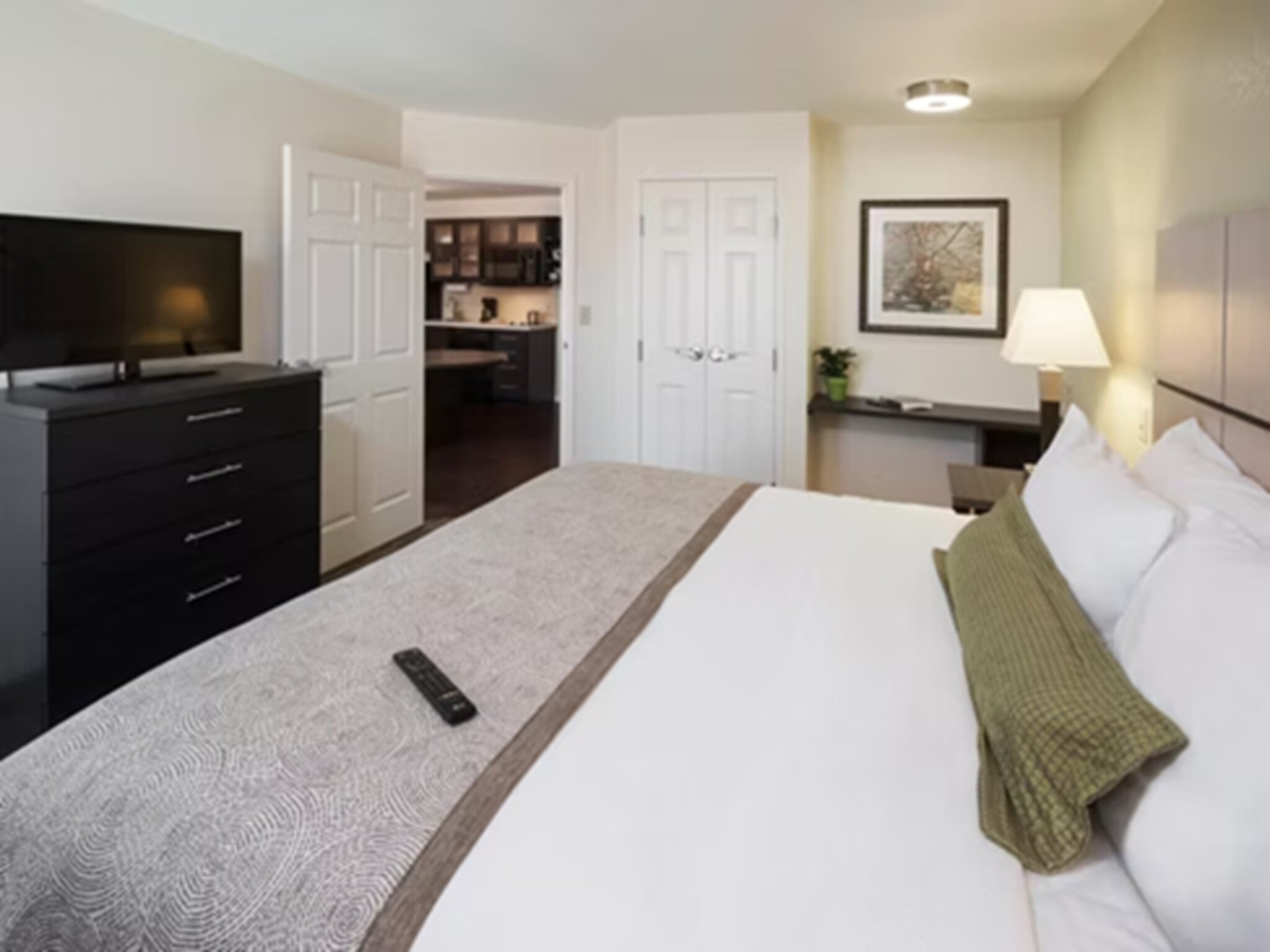 Фото Candlewood Suites Oklahoma City - Bricktown, an Ihg Hotel
