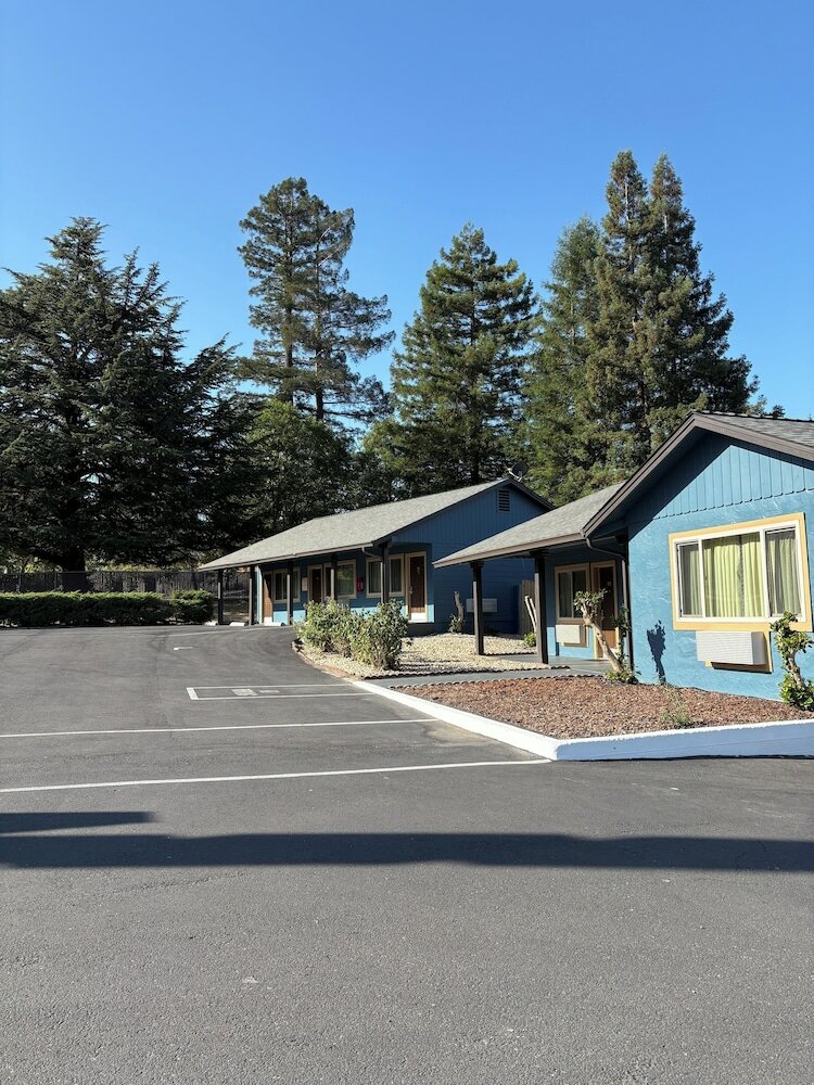 Фото Motel Garberville