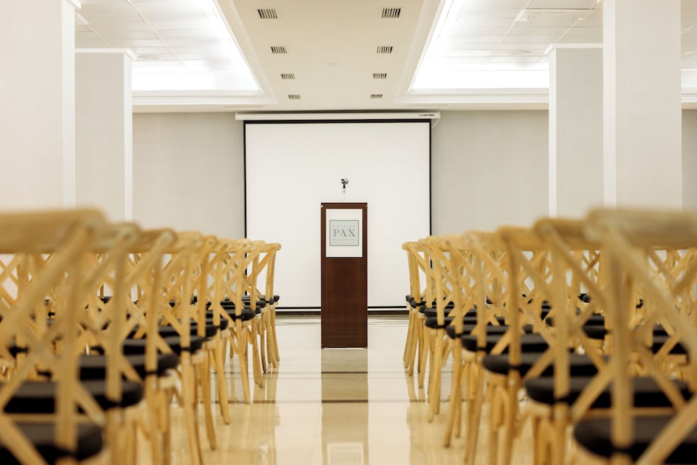 Фото Hotel Pax Guadalajara