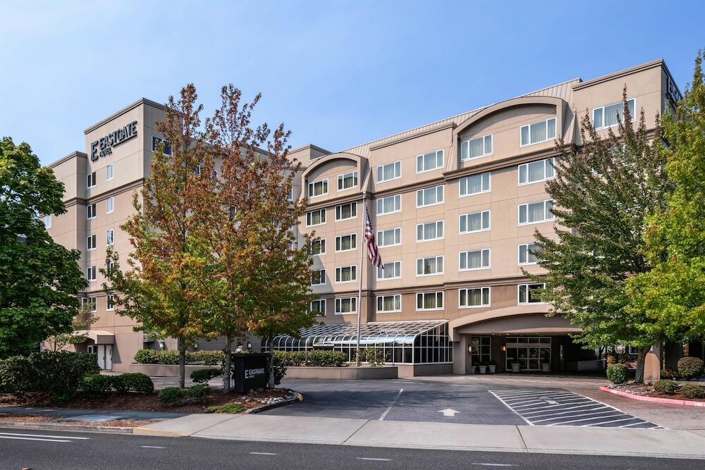 Фото Silver Cloud Hotel Bellevue Eastgate