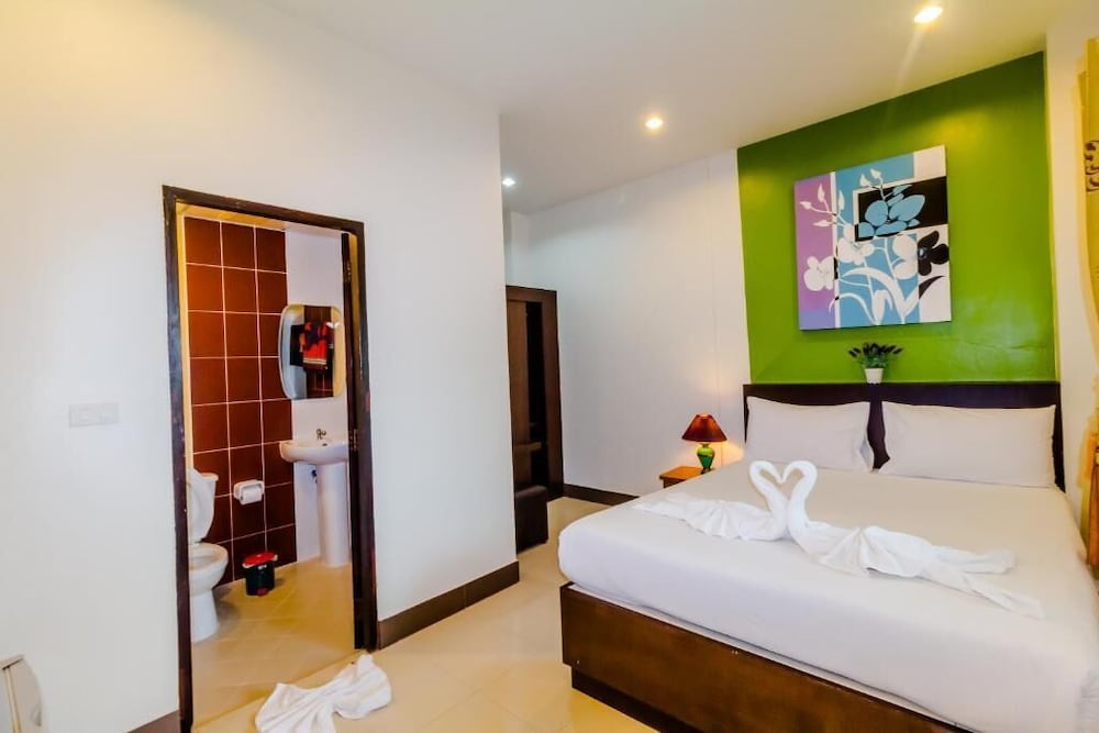 Фото Baan Yuyen Karon Guesthouse