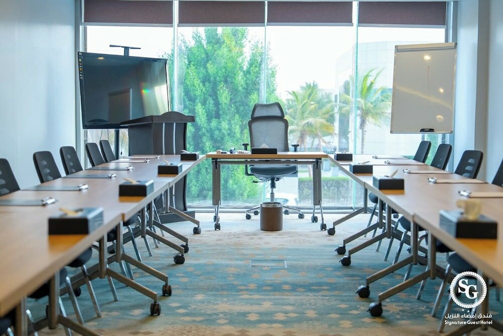 Фото Signature Guest Hotel