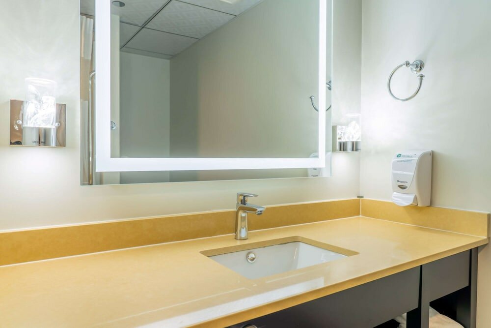 Фото Quality Inn Sunshine Suites