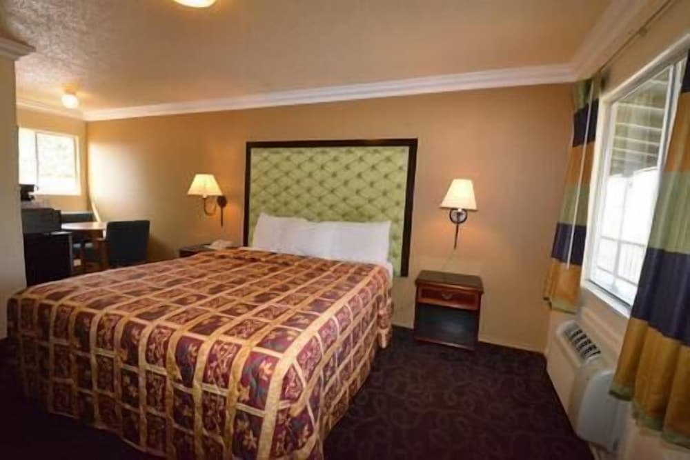 Фото Lamplighter Motel